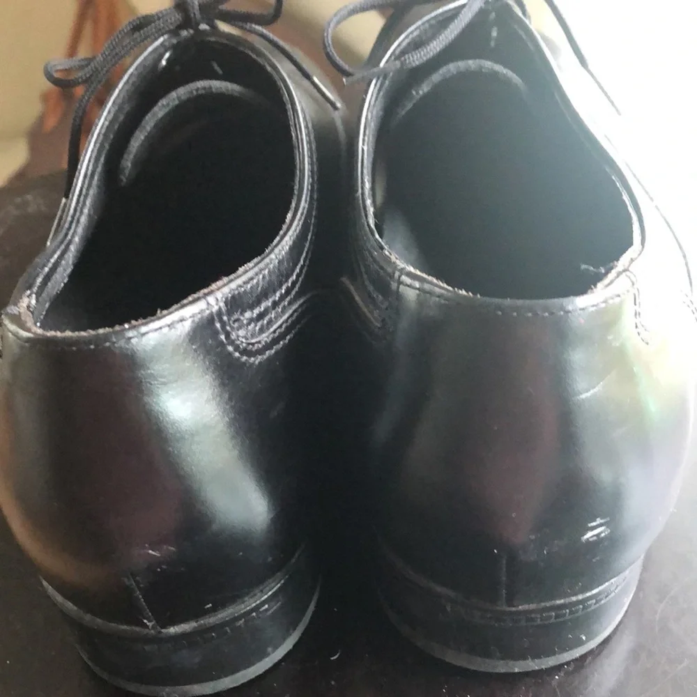 Florsheim black lace dress shoes size 7.5 size 3E